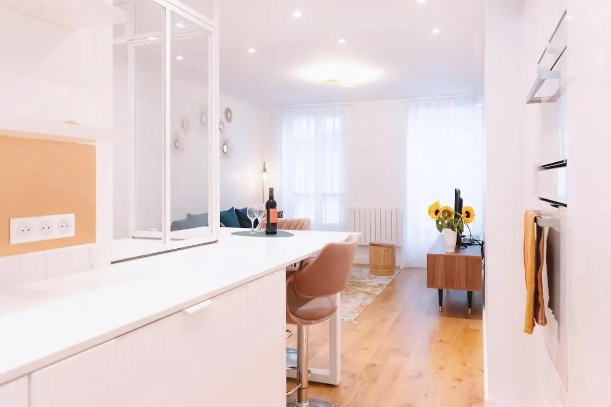 La Harmonie Eiffel - Walk To Tower Apartment Paris 0*,  France